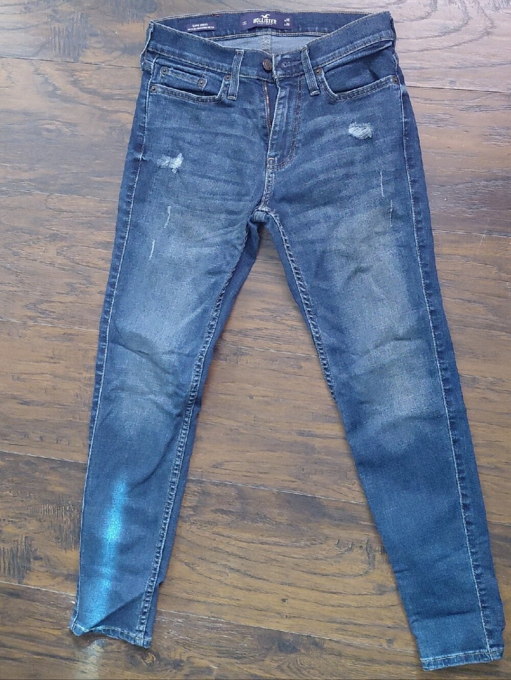 Hollister Men's Skinny Jeans in Medium Dark Blue